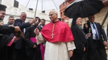 البابا ليون الرابع عشر يغادر تركيا ويتوجه إلى لبنان برسالة سلام